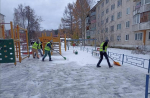 В Дмитровском округе на уборку первого снегопада вышло более 60 единиц спецтехники