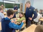 Студенты Дмитровского техникума провели мастер-класс для школьников Синьковской школы №1 по оказанию первой помощи