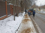 Скользкие подходы к Троице-Тихвинской церкви в Дмитрове обработали песком по просьбе жителей