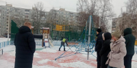 Заместитель главы Дмитровского округа проверил состояние двора - Дмитровский район