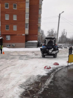 Дмитровские службы благоустройства устраняют последствия зимней непогоды