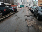 Снег со дворов микрорайона Космонавтов в Дмитрове вывезли по просьбе жителей