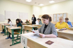 Родители дмитровских школьников написали ЕГЭ по математике в рамках Всероссийской акции «На все 100 сдаём вместе»
