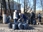 Почти 2 тыс. человек взяли в руки метлы и грабли, чтобы убрать Дмитровский округ
