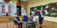 «Парта Героя» как символ памяти: в Дмитровском округе почтили подвиг воина - Город Дмитров