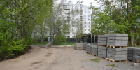 В Дмитрове начались работы по благоустройству дворов: новые парковки, тротуары и детские площадки - Город Дмитров