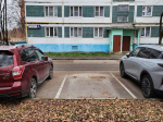 Во дворах на улице Аверьянова решат проблему подтопления парковки