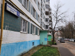 Во дворах на улице Аверьянова решат проблему подтопления парковки