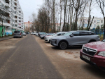 Во дворах на улице Аверьянова решат проблему подтопления парковки